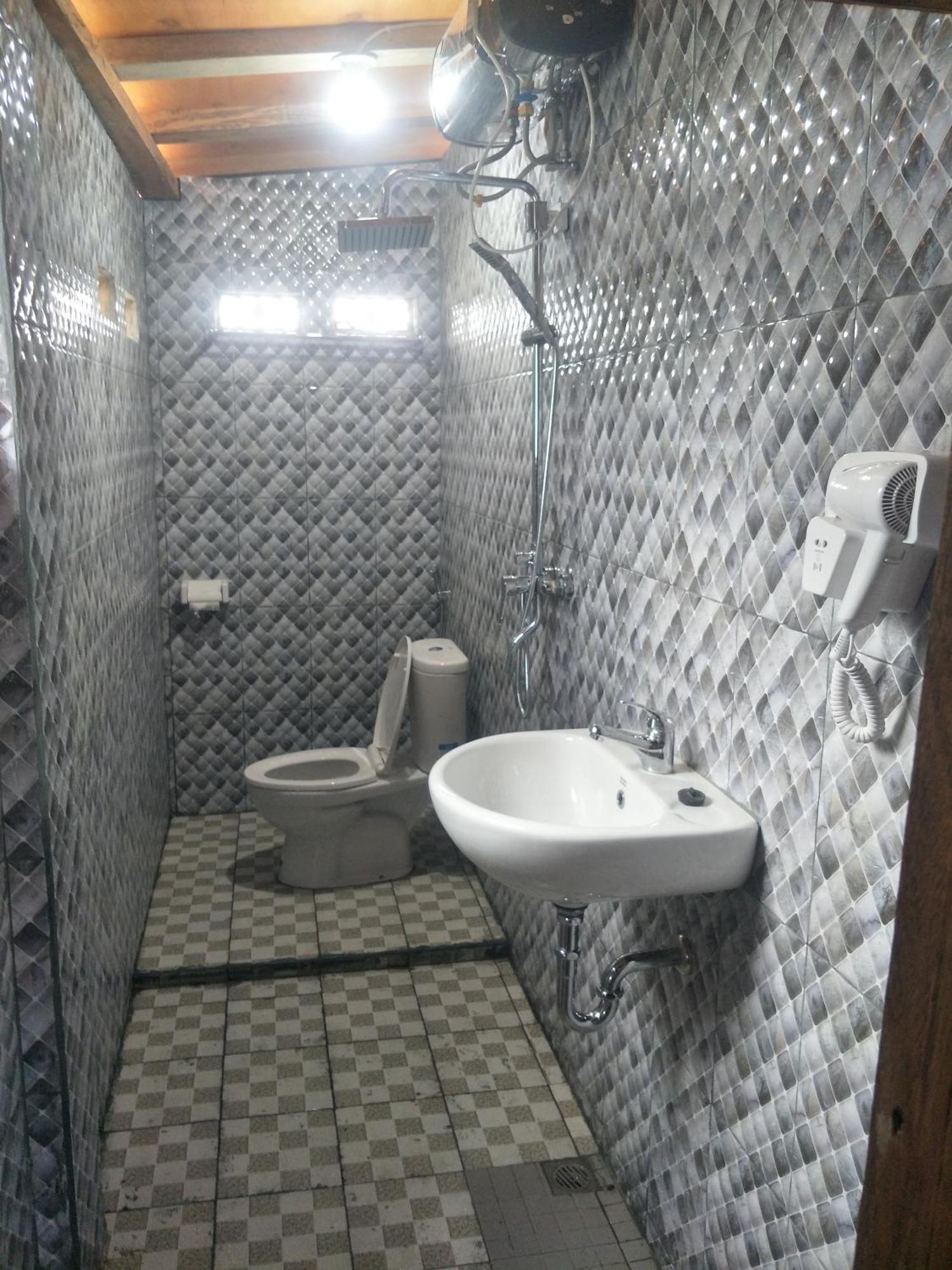 Bujak Permai Villa Matahari Lombok Ntb Praya Exterior photo